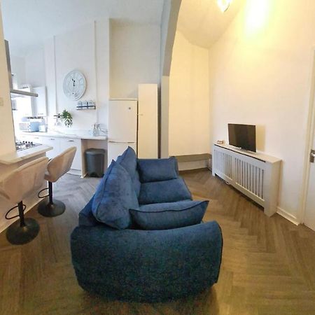 Entire 2 Bed Flat On 3Rd Floor Near City Centre & Stadium Cardiff Exterior photo